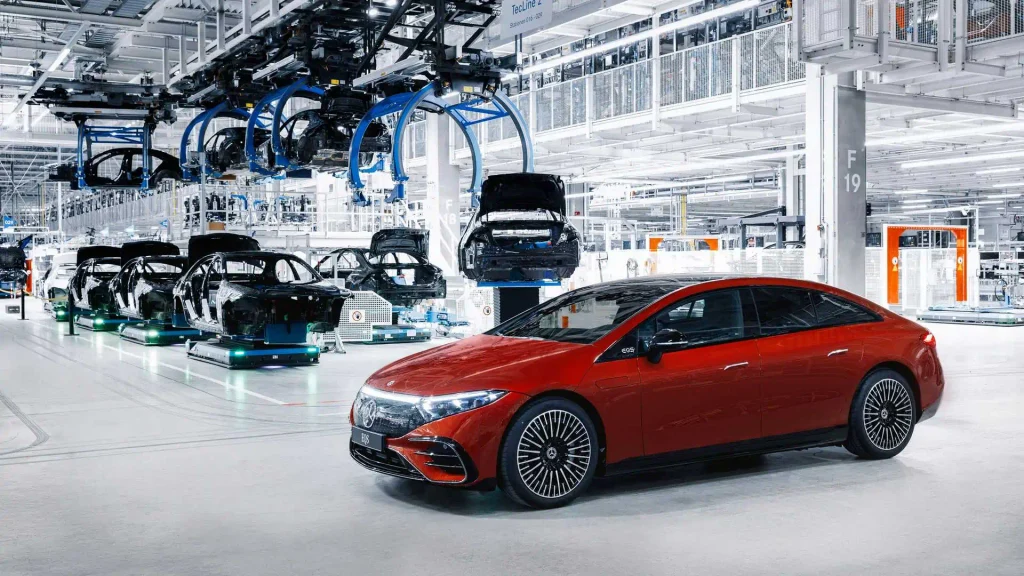 Mercedes Warns Two German Plants Face Closure Over Labour Costs